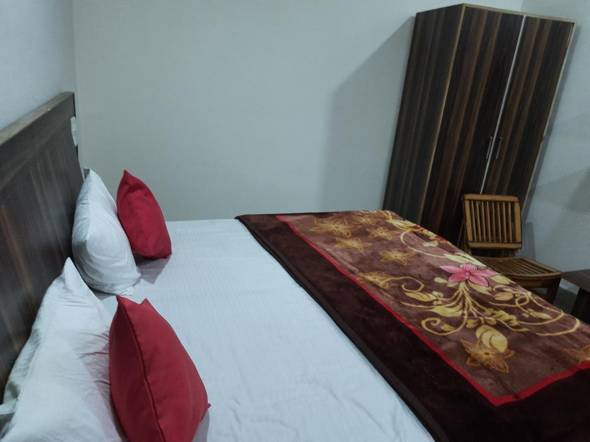 Hotel Amron45 Чандигарх Экстерьер фото